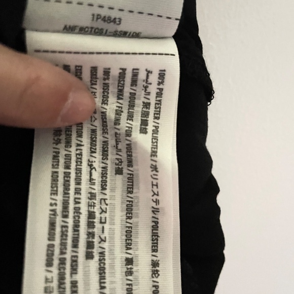 Abercrombie and Fitch off the shoulder dress - Picture 3 of 5